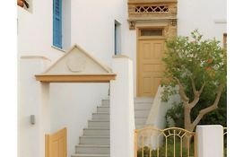 Tinos Heritage Plateia